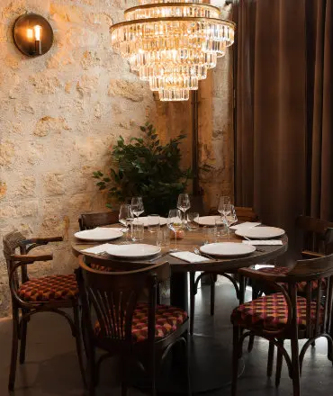 Agence M Com Blouclard Auvers Restaurant Table Restauration