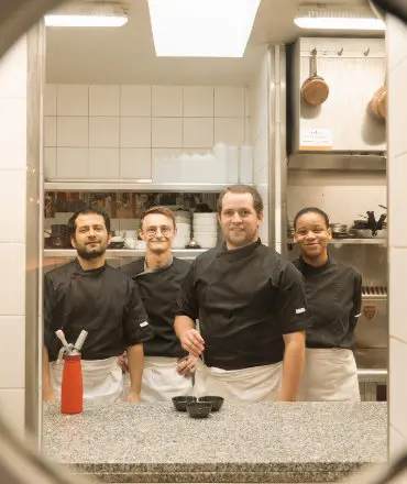 Agence M Com Blouclard Auvers Restaurant Table Restauration service